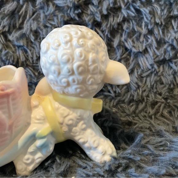 Vintage Baby Lamb with Carriage/Baby Buggy Planter - Picture 6 of 10